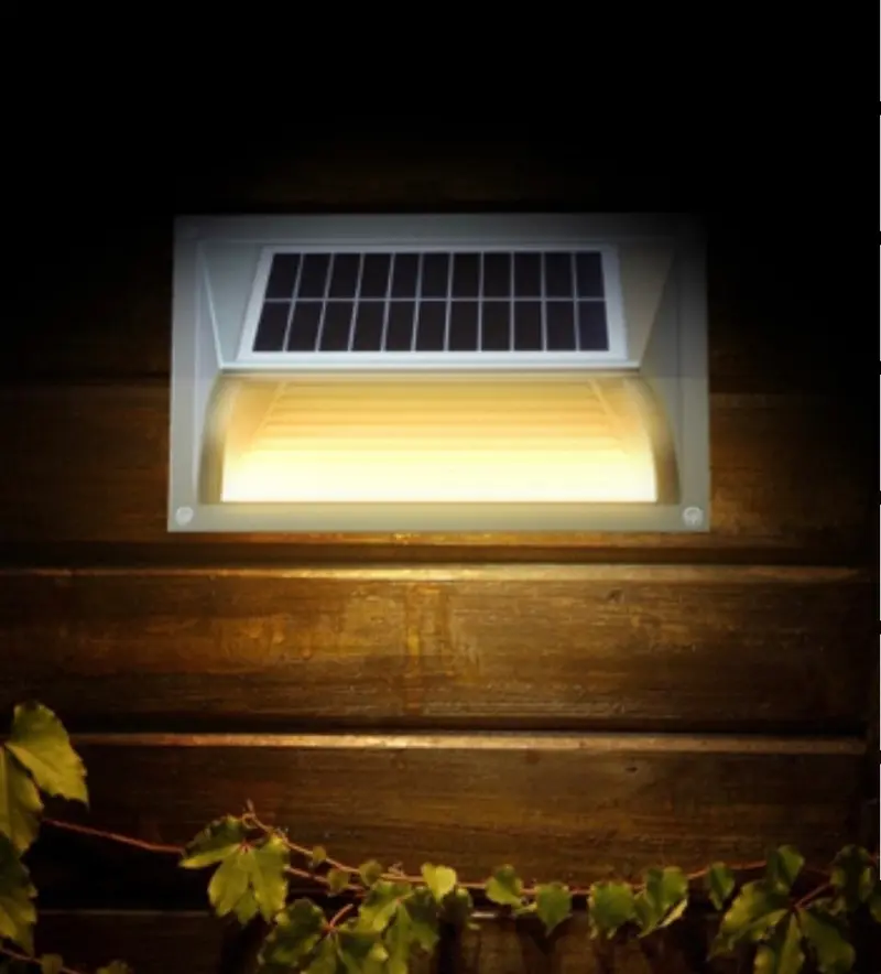 Solar-Powered Step Light For Outdoor Stairways 1